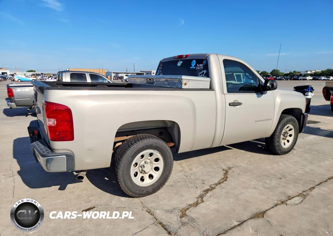 2008 Chevrolet Silverado C1500 VIN:1GCEC14C78Z169981 - 3