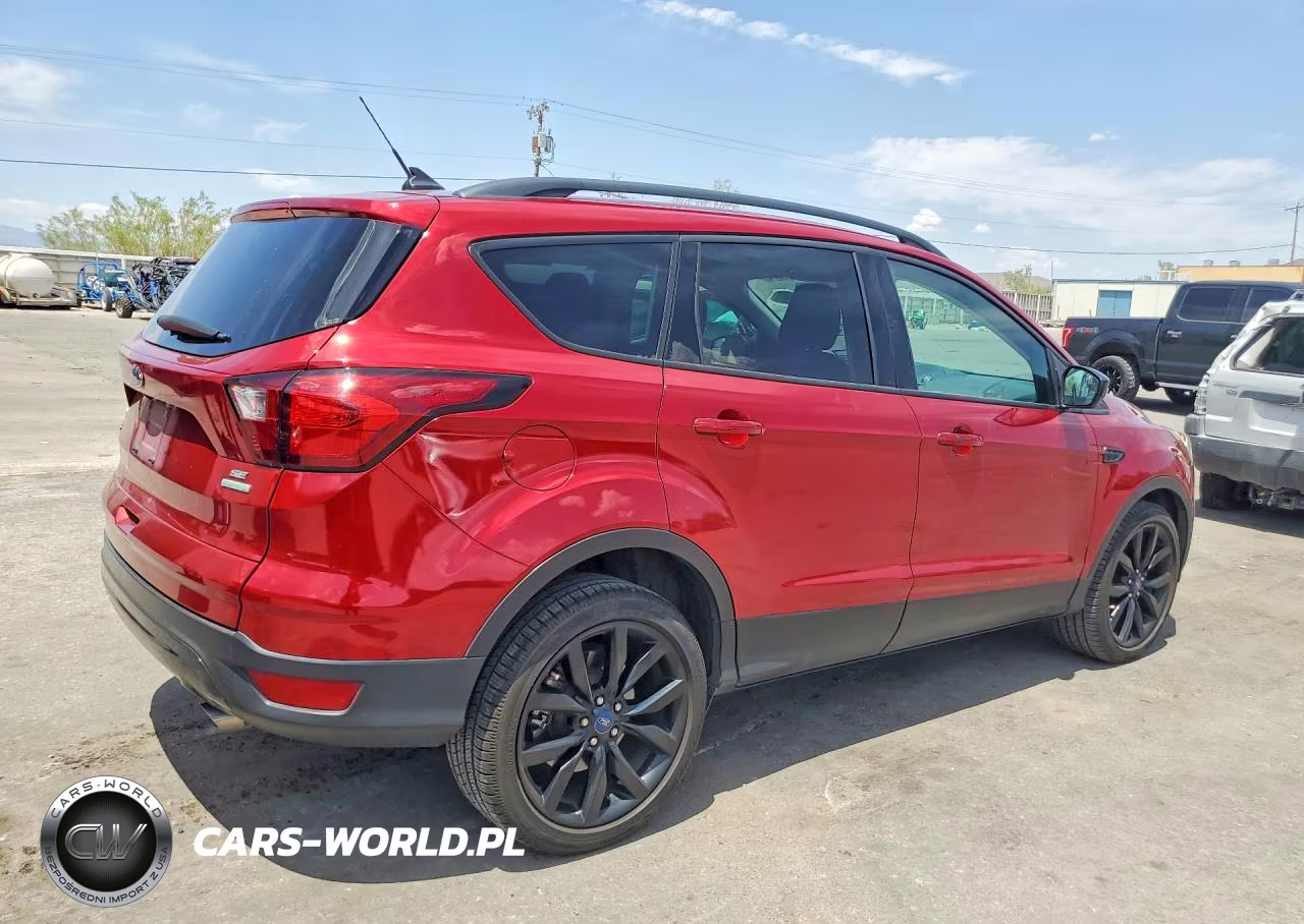 2019 Ford Escape Se VIN:1FMCU0GD4KUC52562 - 3