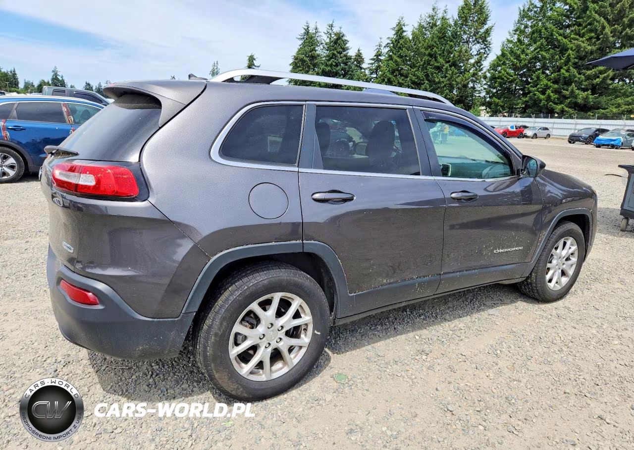 2014 Jeep Cherokee Latitude VIN:1C4PJLCB2EW139402 - 3