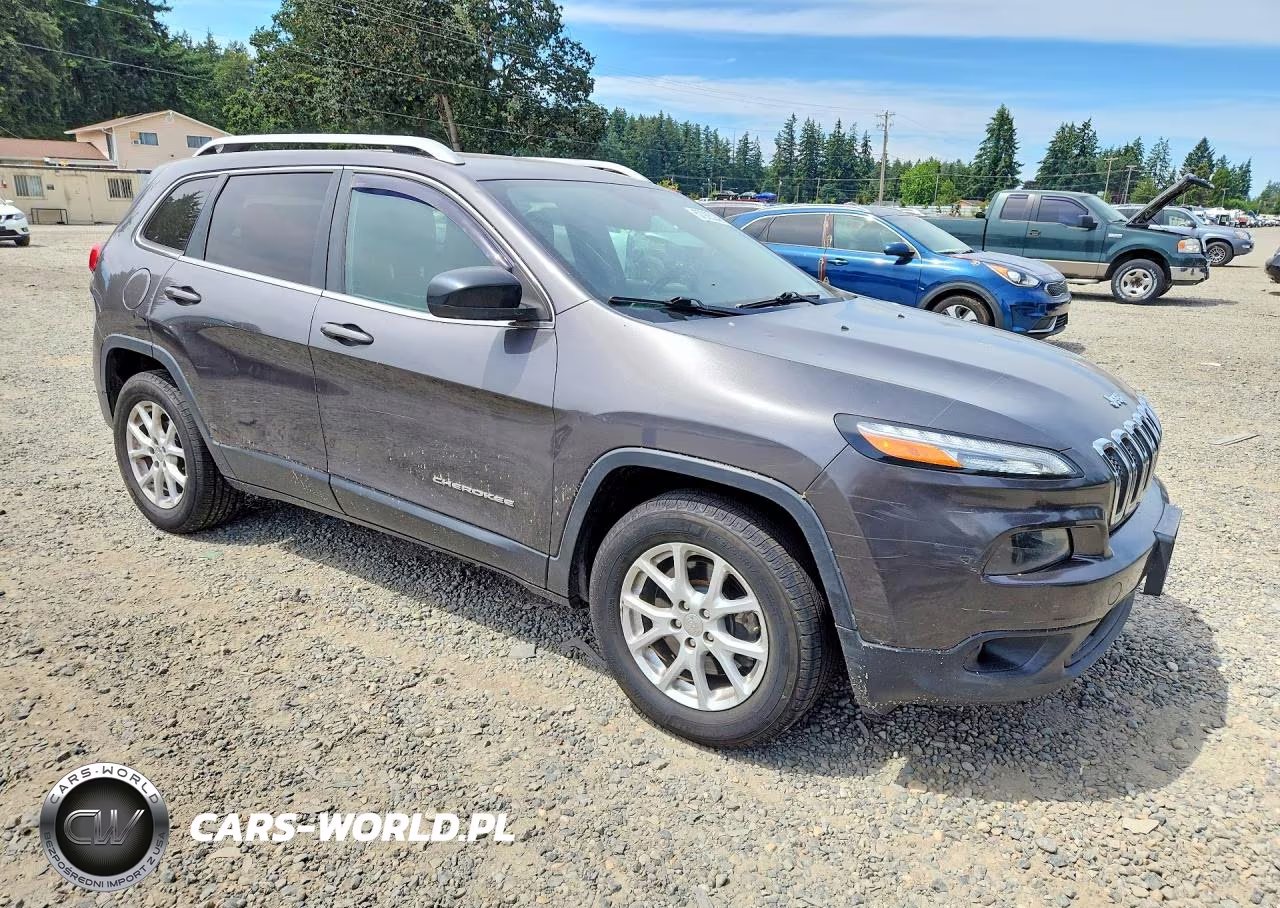2014 Jeep Cherokee Latitude VIN:1C4PJLCB2EW139402 - 4