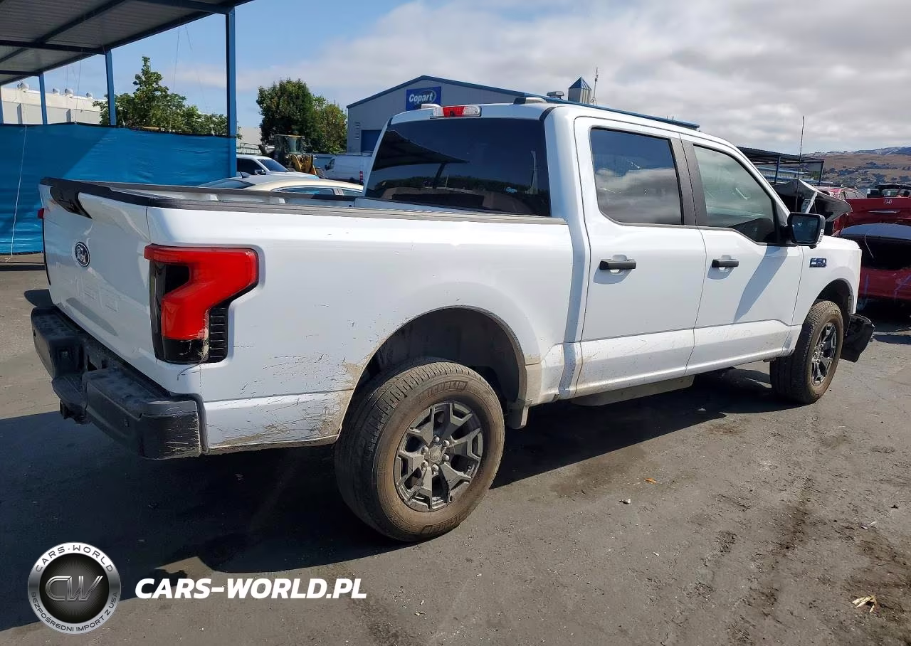 2025 Ford F150 Lightning Pro VIN:1FTVW1BK9SWG12383 - 3