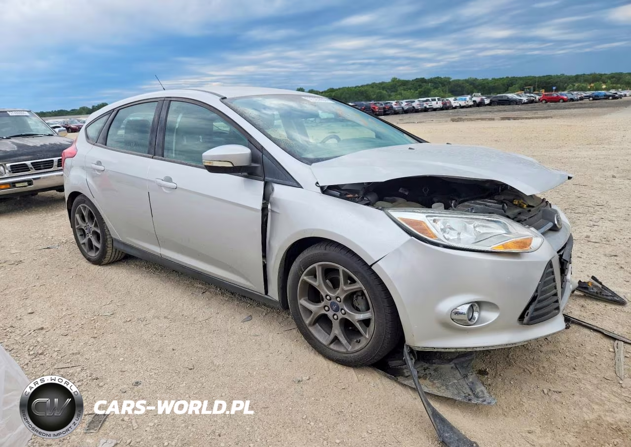 2014 Ford Focus Se VIN:1FADP3K24EL302576 - 4