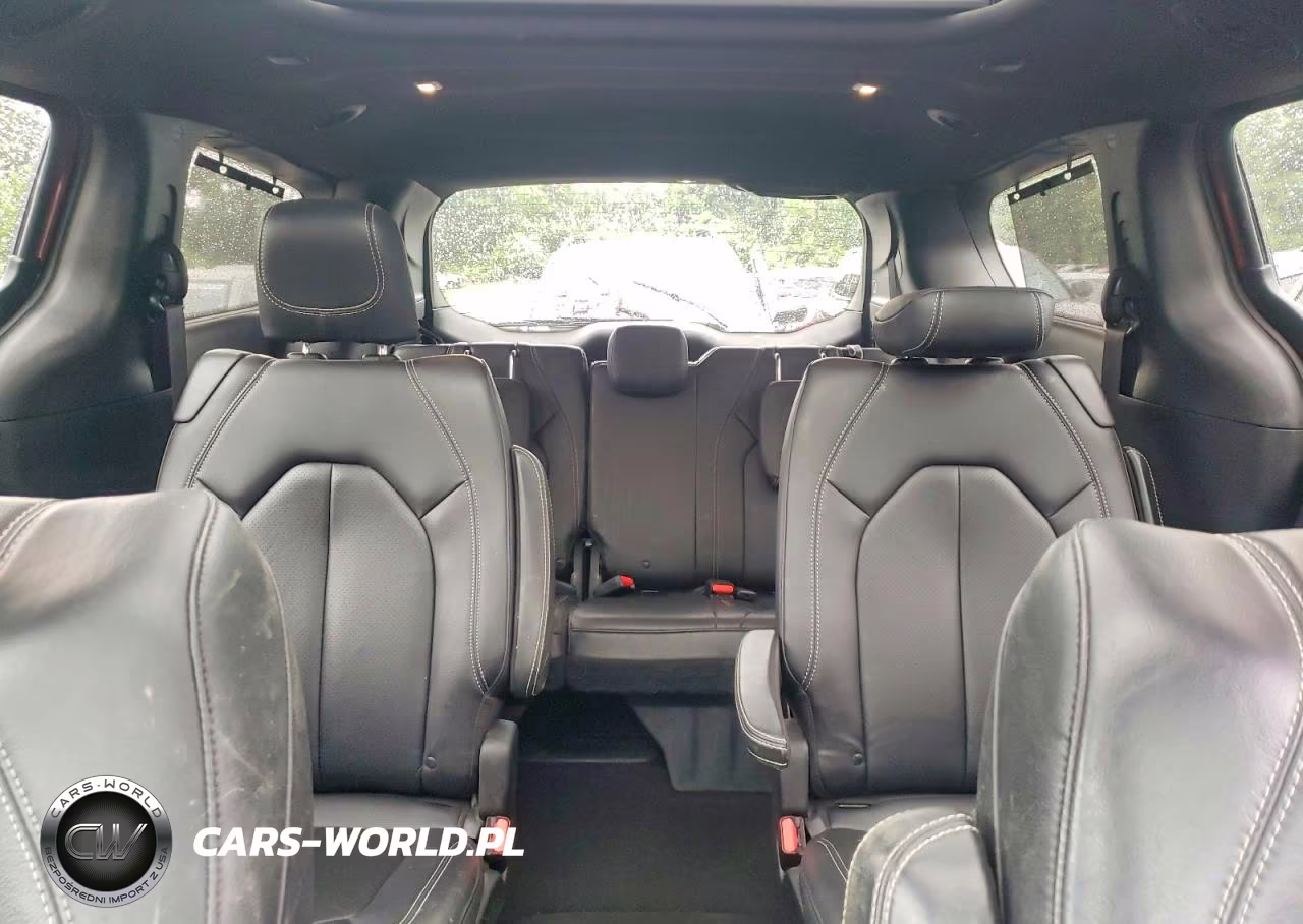 2020 Chrysler Pacifica Touring L VIN:2C4RC1BG1LR251022 - 10
