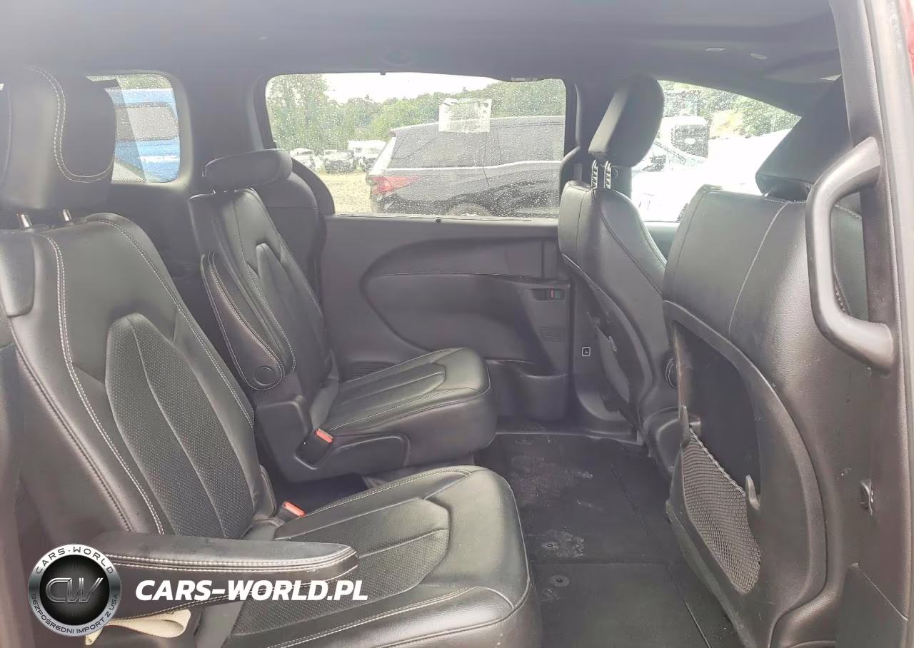 2020 Chrysler Pacifica Touring L VIN:2C4RC1BG1LR251022 - 11
