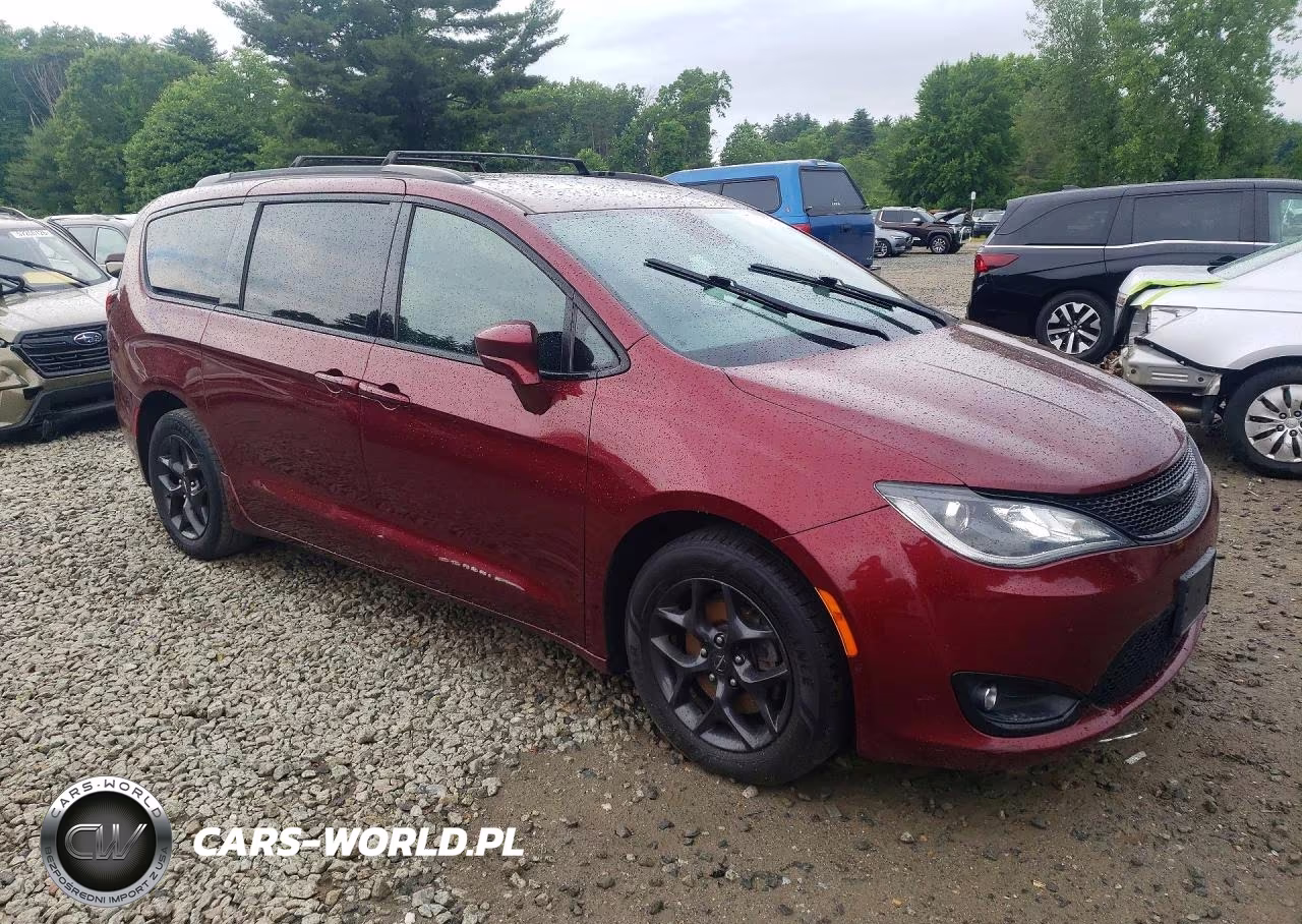 2020 Chrysler Pacifica Touring L VIN:2C4RC1BG1LR251022 - 4
