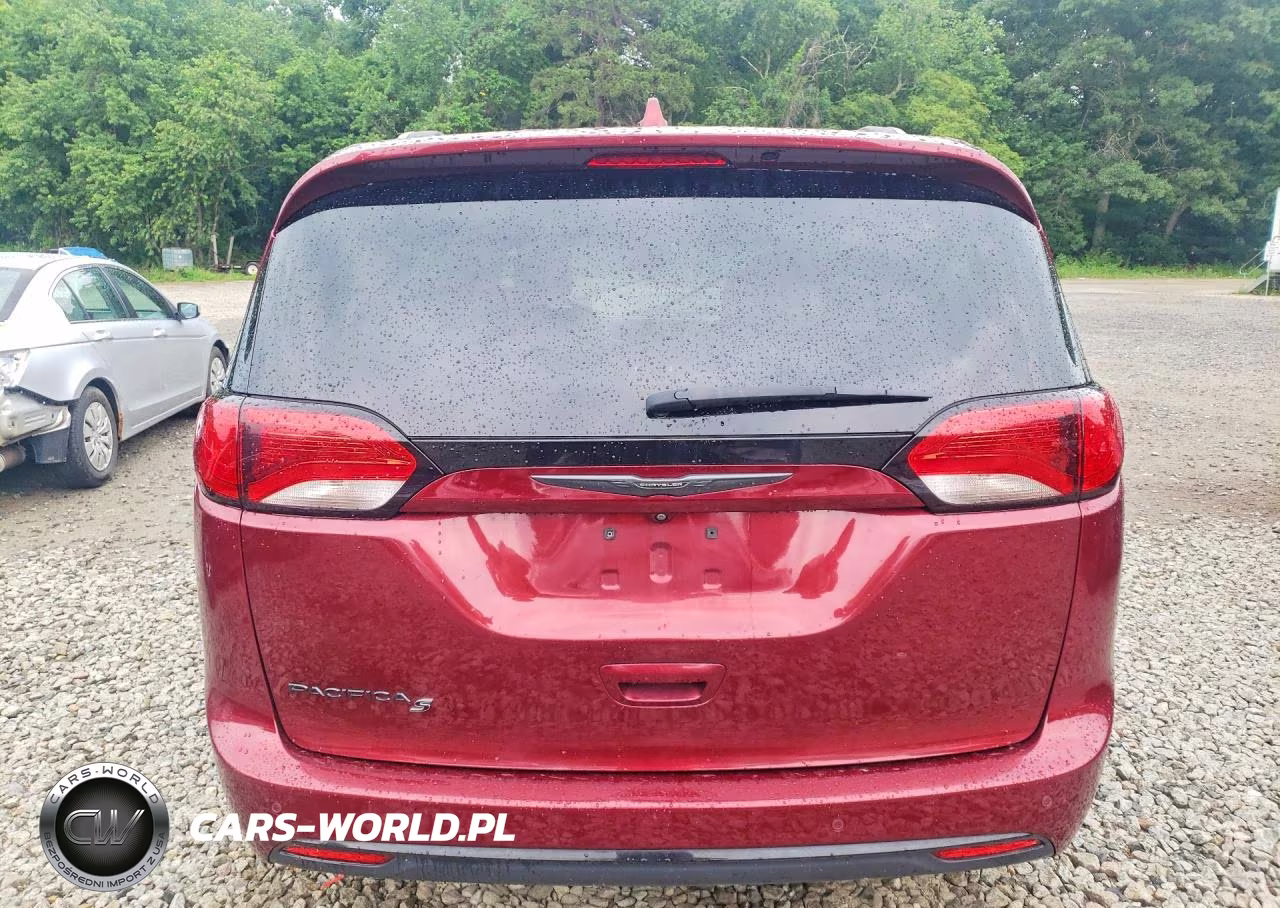 2020 Chrysler Pacifica Touring L VIN:2C4RC1BG1LR251022 - 6