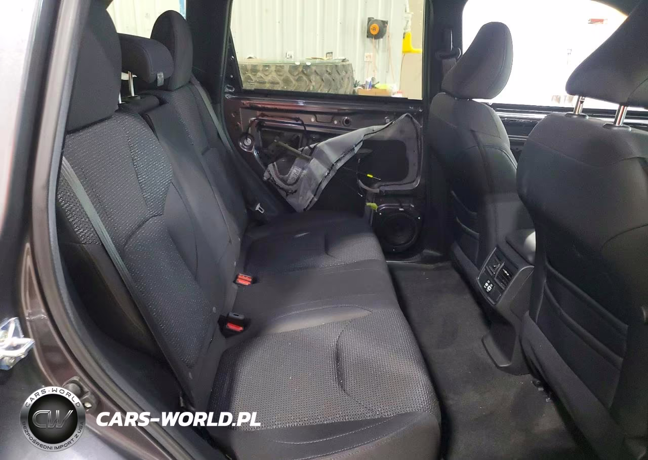 2026 Subaru Forester Premium VIN:4S4SLDB63T3015700 - 10