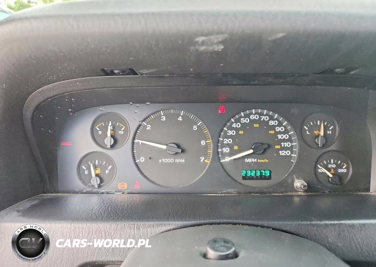 2003 Jeep Grand Cherokee Laredo VIN:1J4GW48S83C608856 - 9