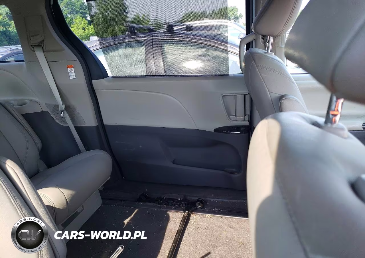 2018 Toyota Sienna Xle 8-Passenger VIN:5TDYZ3DC8JS929558 - 11