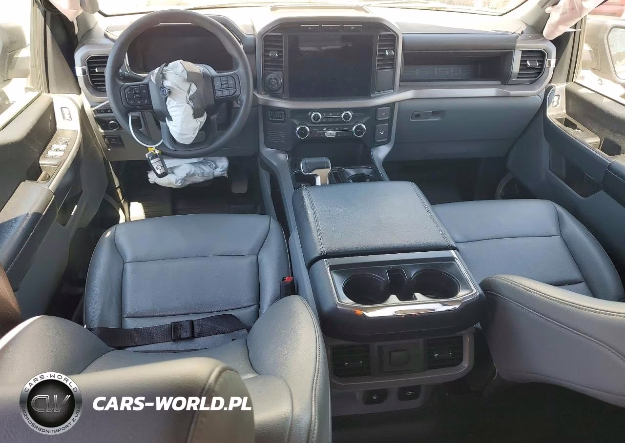 2024 Ford F150 Lightning Pro VIN:1FTVW1BKXRWG29302 - 8