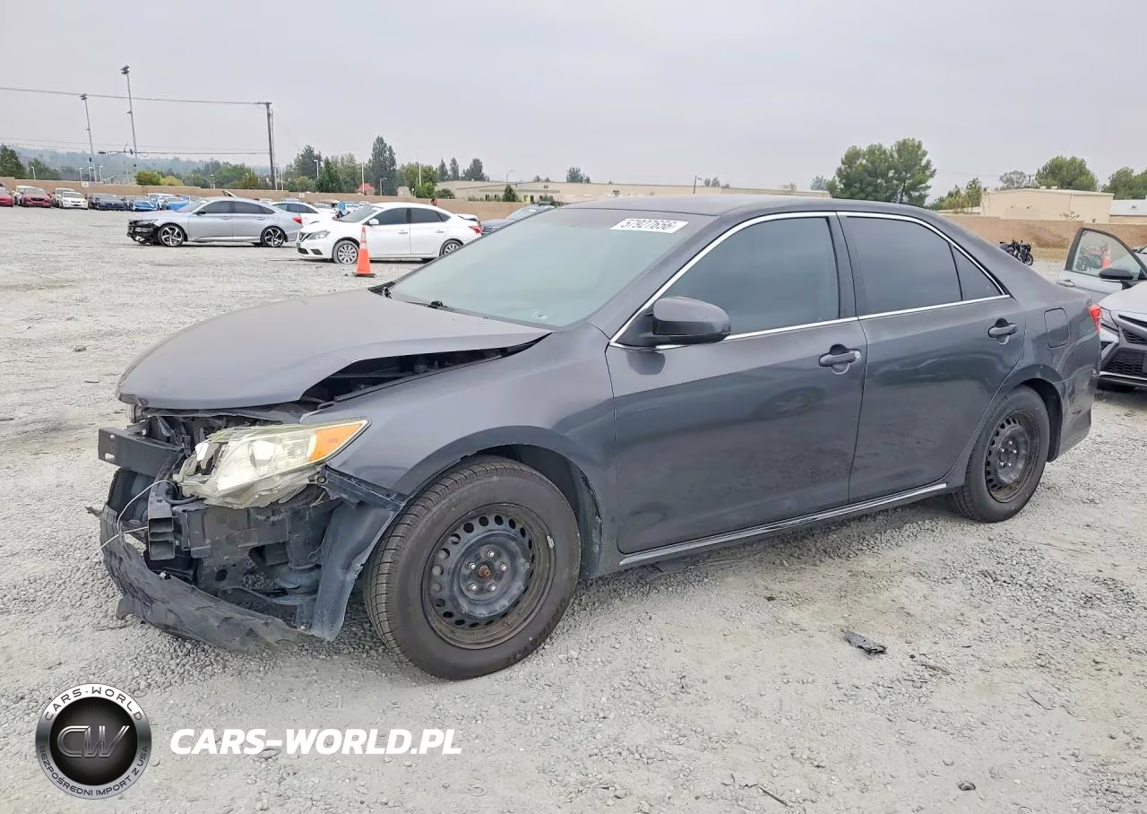 2012 Toyota Camry Le – zdjęcie 1 z 13