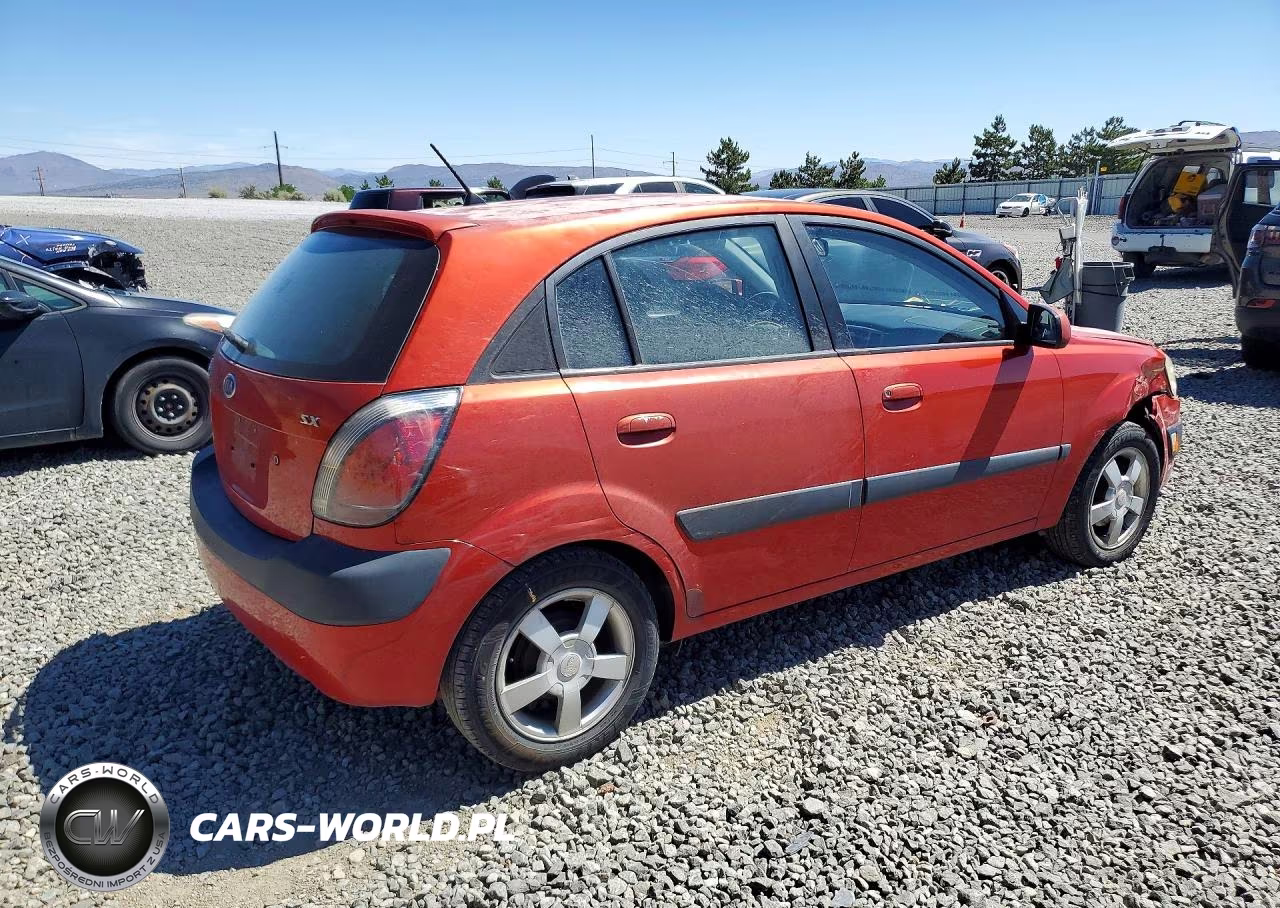 2006 Kia Rio 5 VIN:KNADE163466073899 - 3
