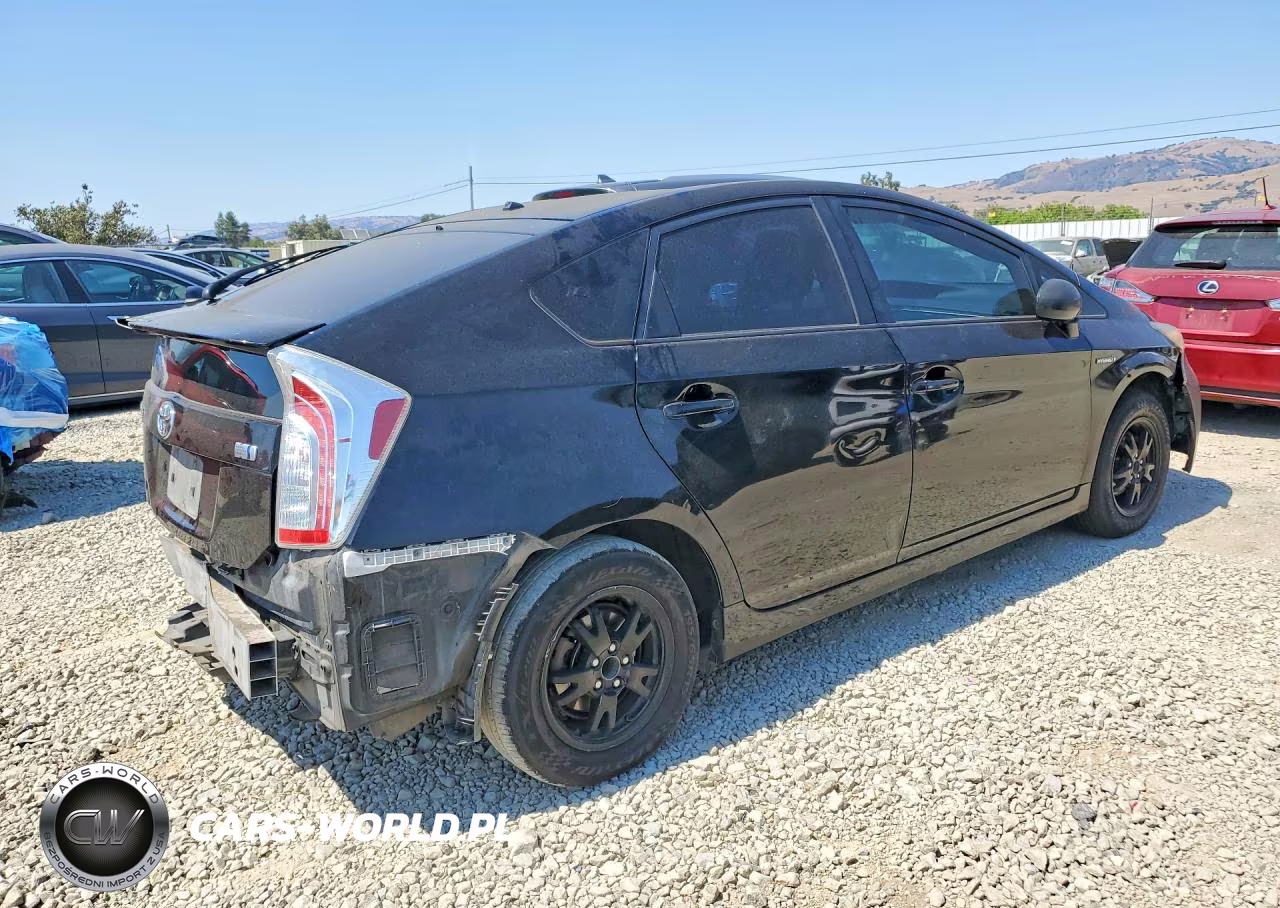 2015 Toyota Prius Two VIN:JTDKN3DU8F0446379 - 3