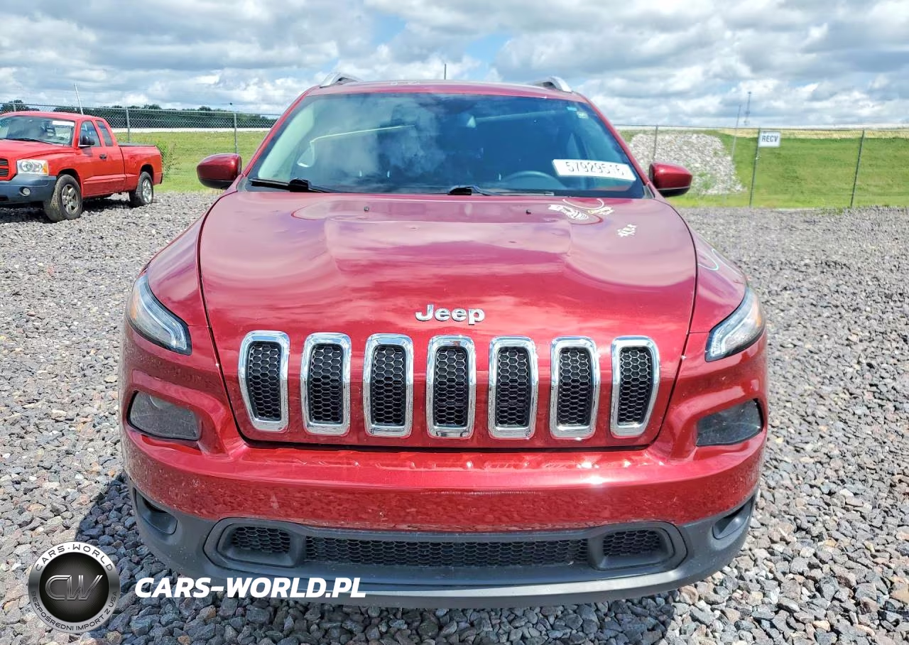 2016 Jeep Cherokee Latitude VIN:1C4PJMCS9GW101156 - 5