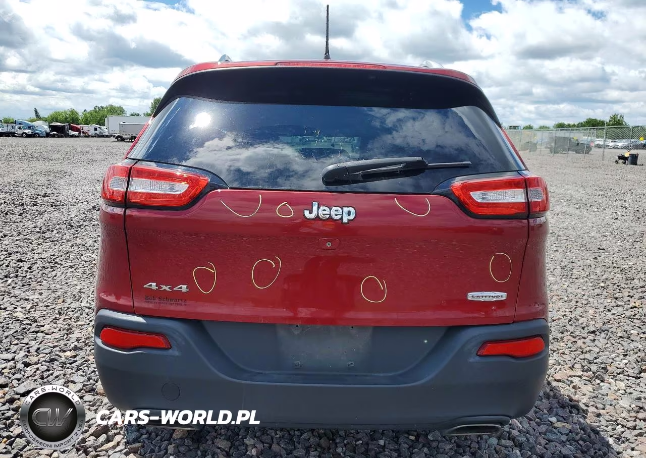 2016 Jeep Cherokee Latitude VIN:1C4PJMCS9GW101156 - 6