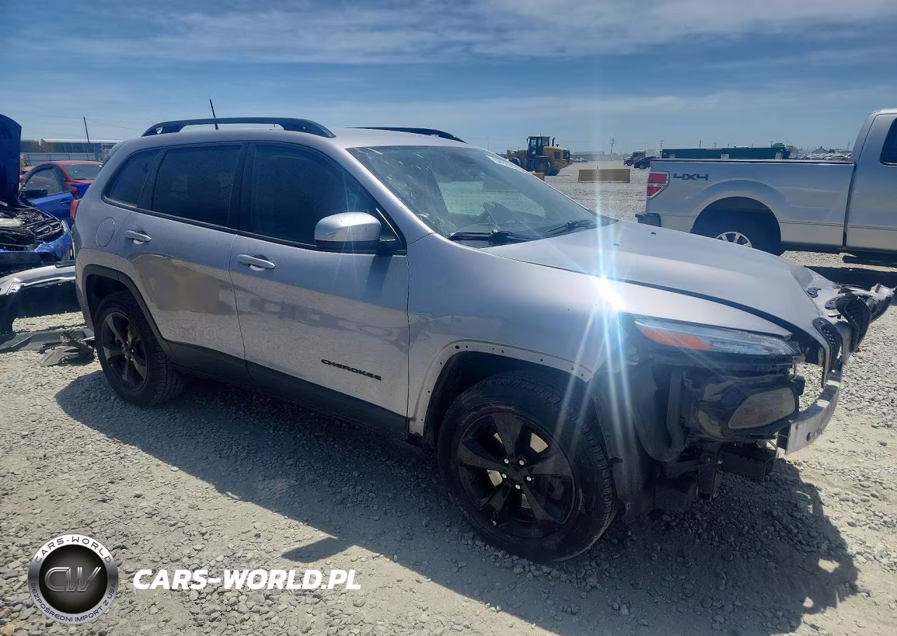 2018 Jeep Cherokee Latitude VIN:1C4PJMCX5JD508910 - 4