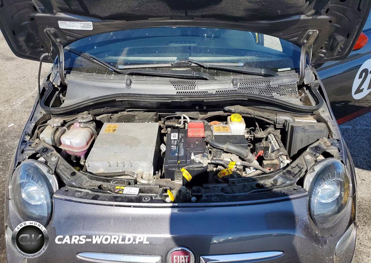 2015 Fiat 500 Electric VIN:3C3CFFGE5FT749795 - 11