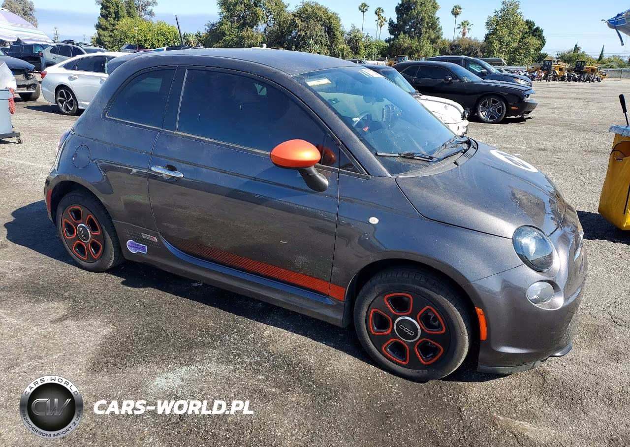 2015 Fiat 500 Electric VIN:3C3CFFGE5FT749795 - 4