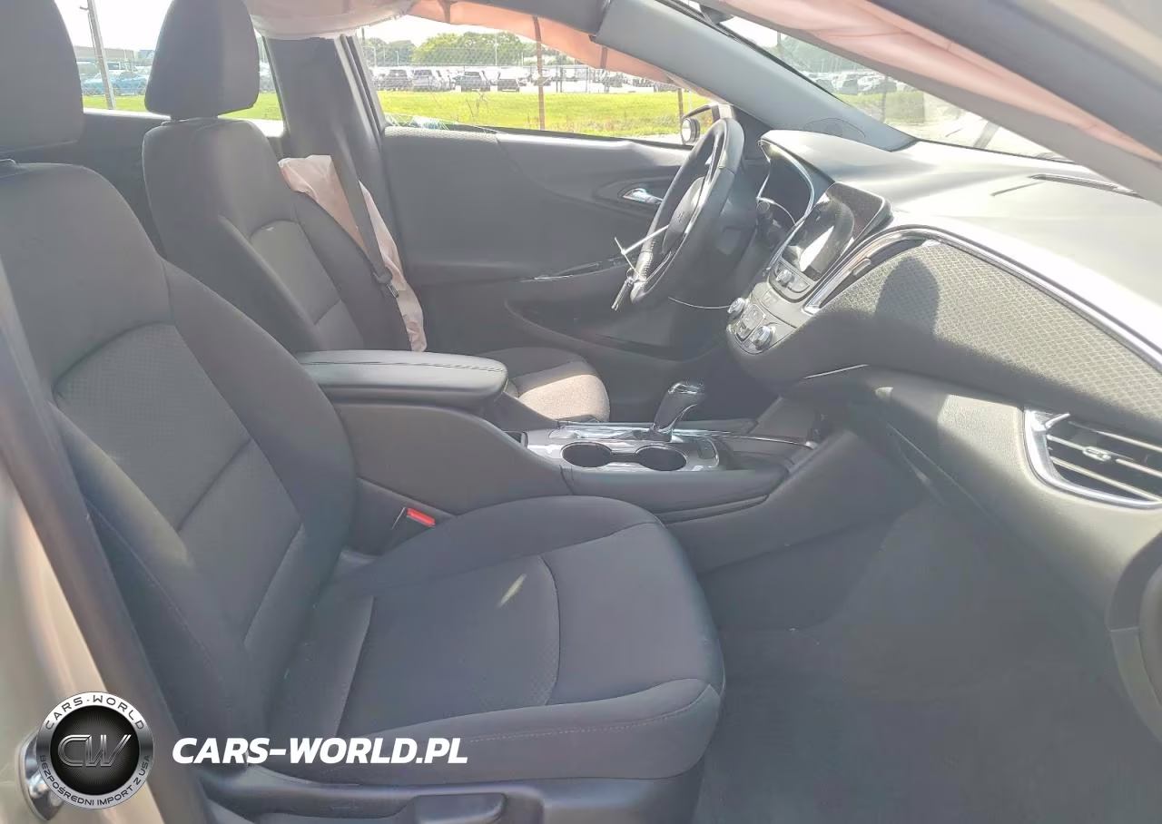 2016 Chevrolet Malibu VIN:1G1ZE5ST7GF320767 - 7