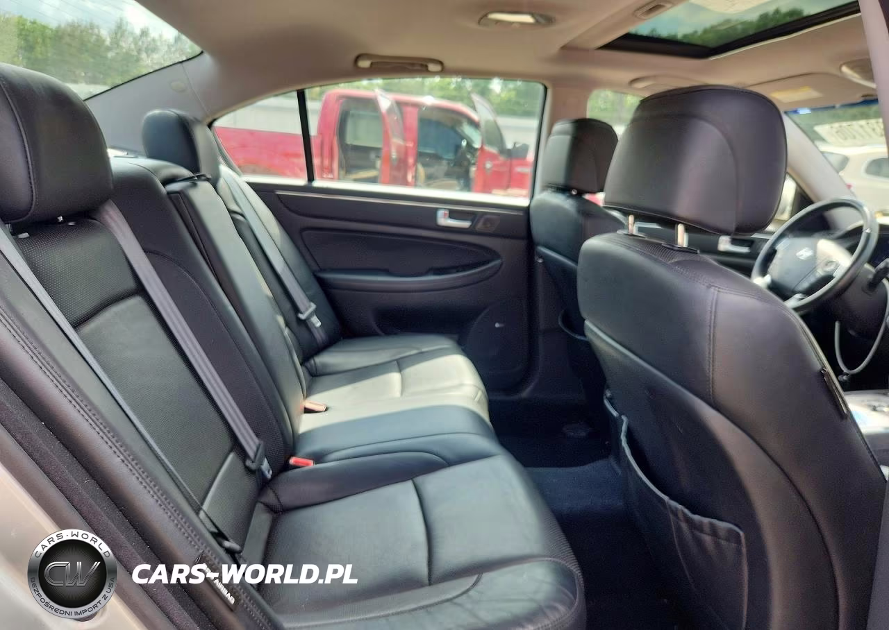 2013 Hyundai Genesis 3.8L VIN:KMHGC4DDXDU233758 - 10