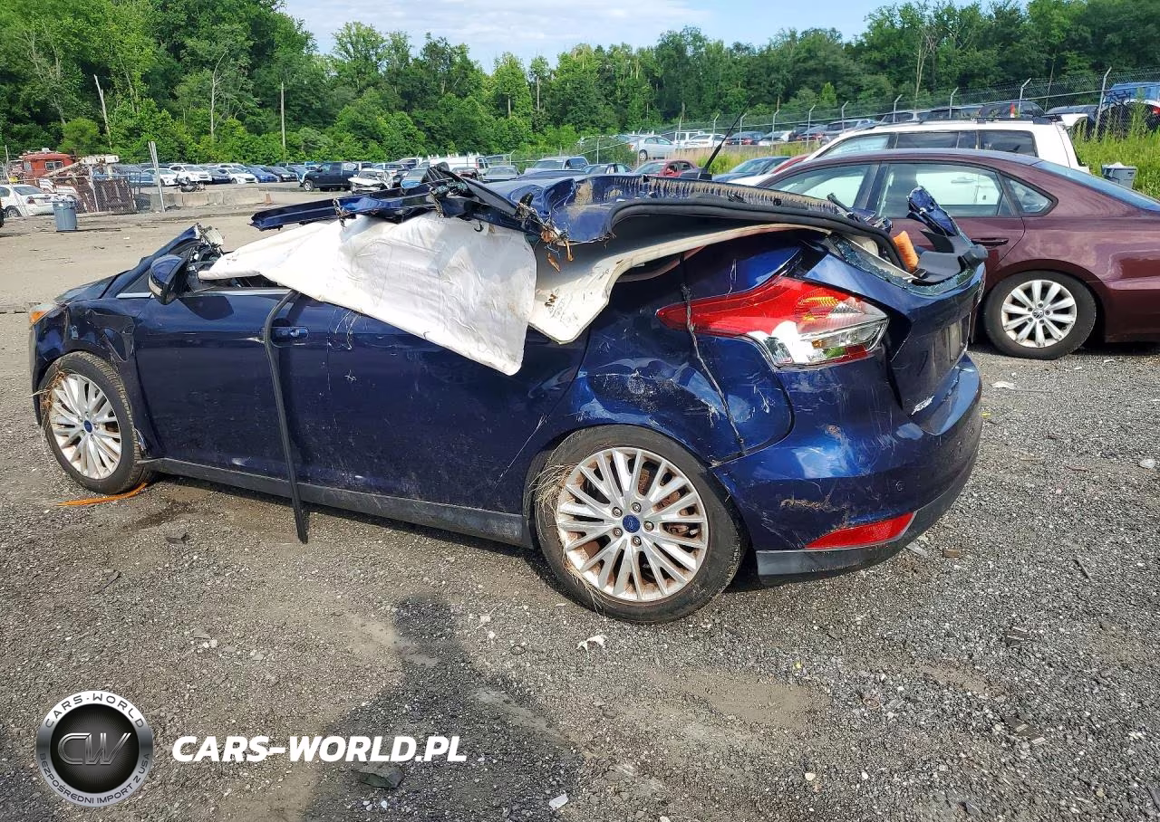 2017 Ford Focus Titanium VIN:1FADP3N27HL202777 - 2