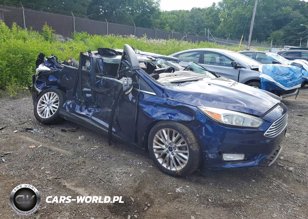 2017 Ford Focus Titanium VIN:1FADP3N27HL202777 - 4