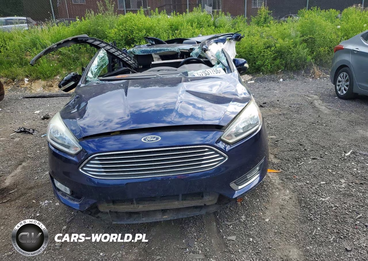2017 Ford Focus Titanium VIN:1FADP3N27HL202777 - 5