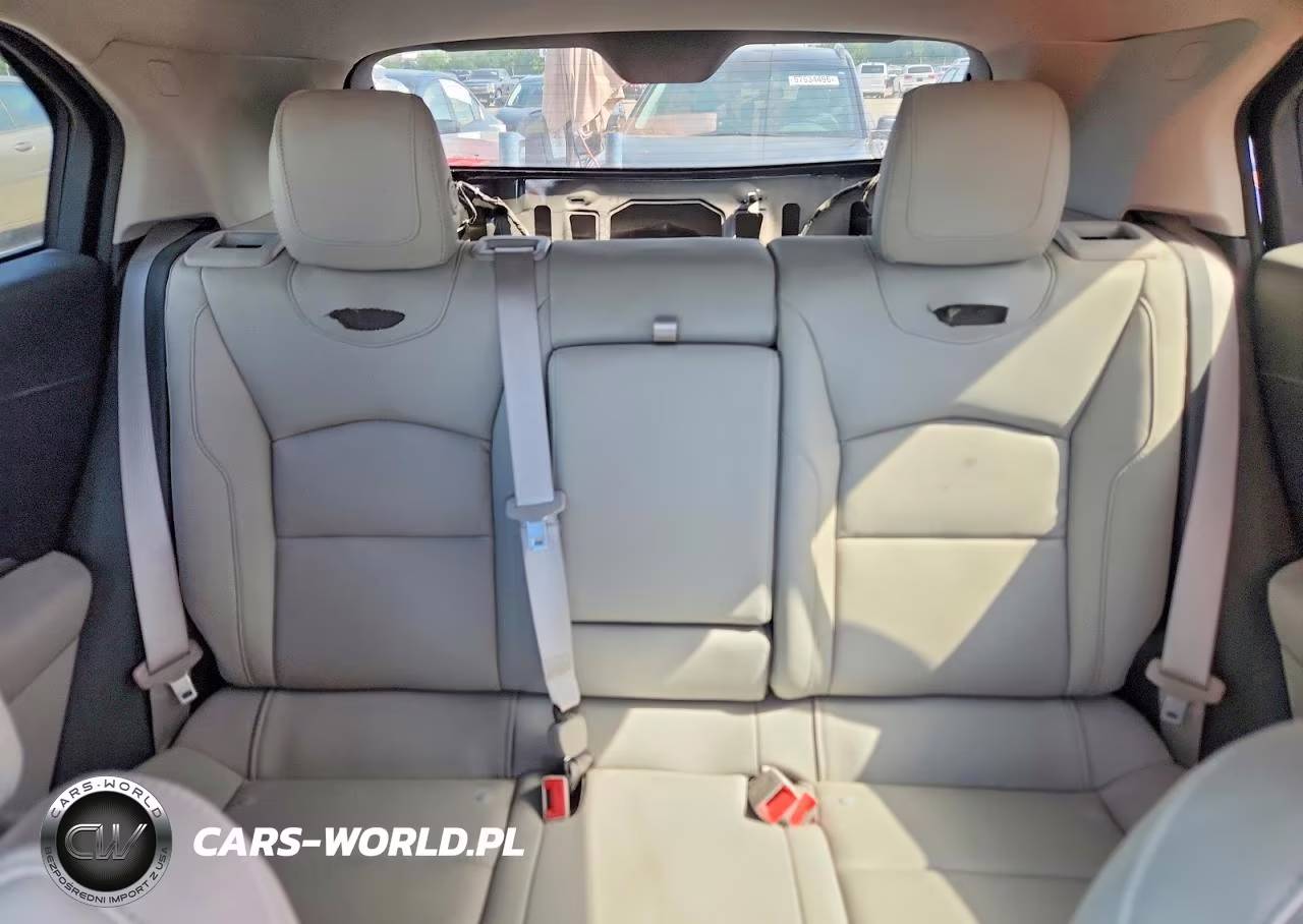 2023 Cadillac Xt4 Luxury VIN:1GYAZAR42PF102696 - 10