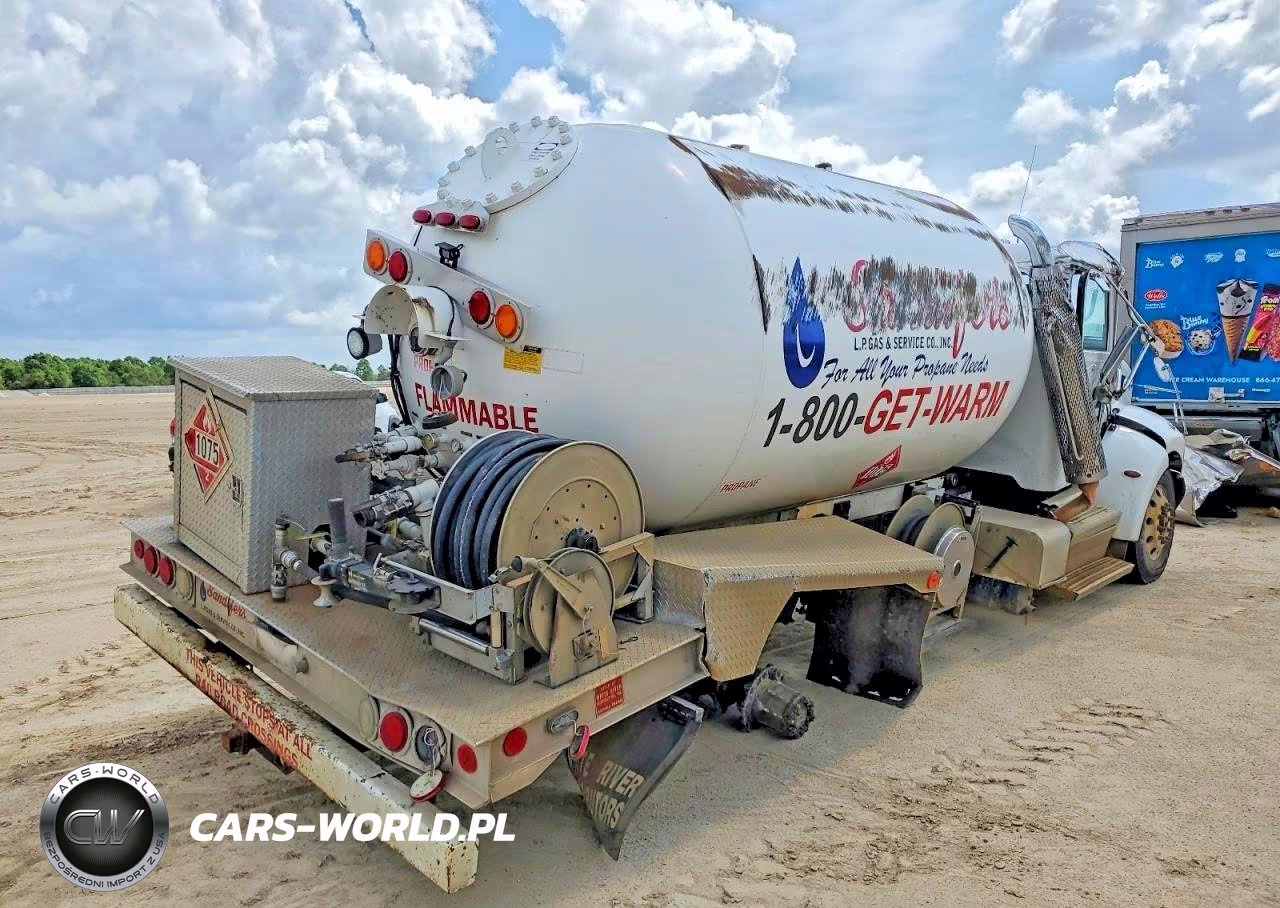 2019 Peterbilt 337 Vacuum Truck VIN:2NP2HM7X6KM415060 - 4