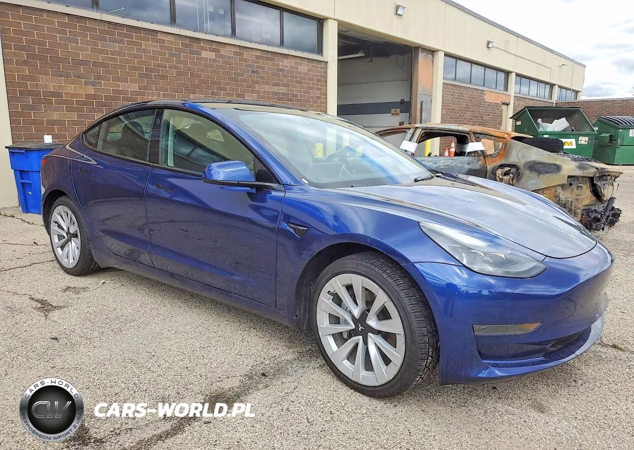 2022 Tesla Model 3 VIN:5YJ3E1EA0NF371576 - 4