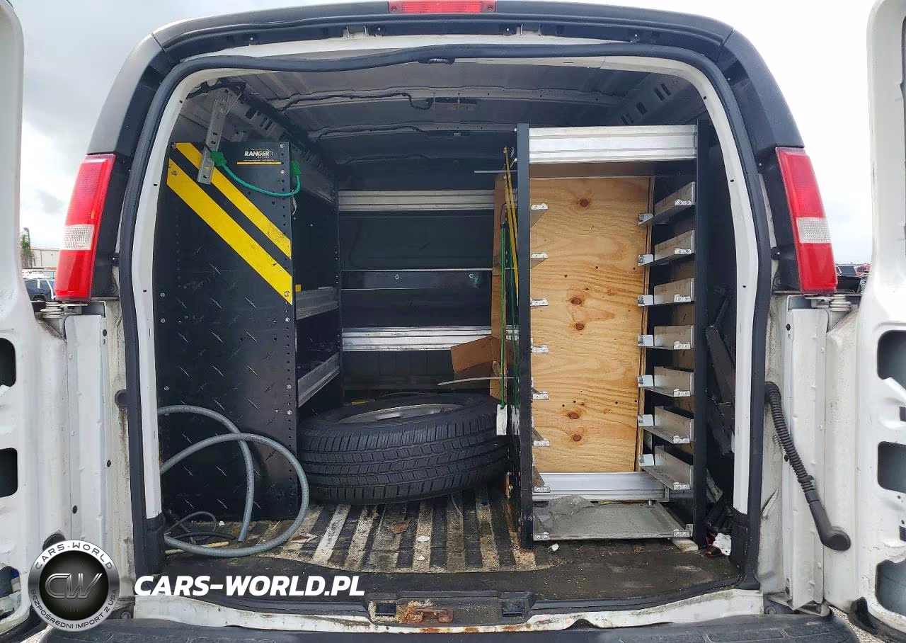 2022 Chevrolet Express G2500 VIN:1GCWGAFP3N1138617 - 10