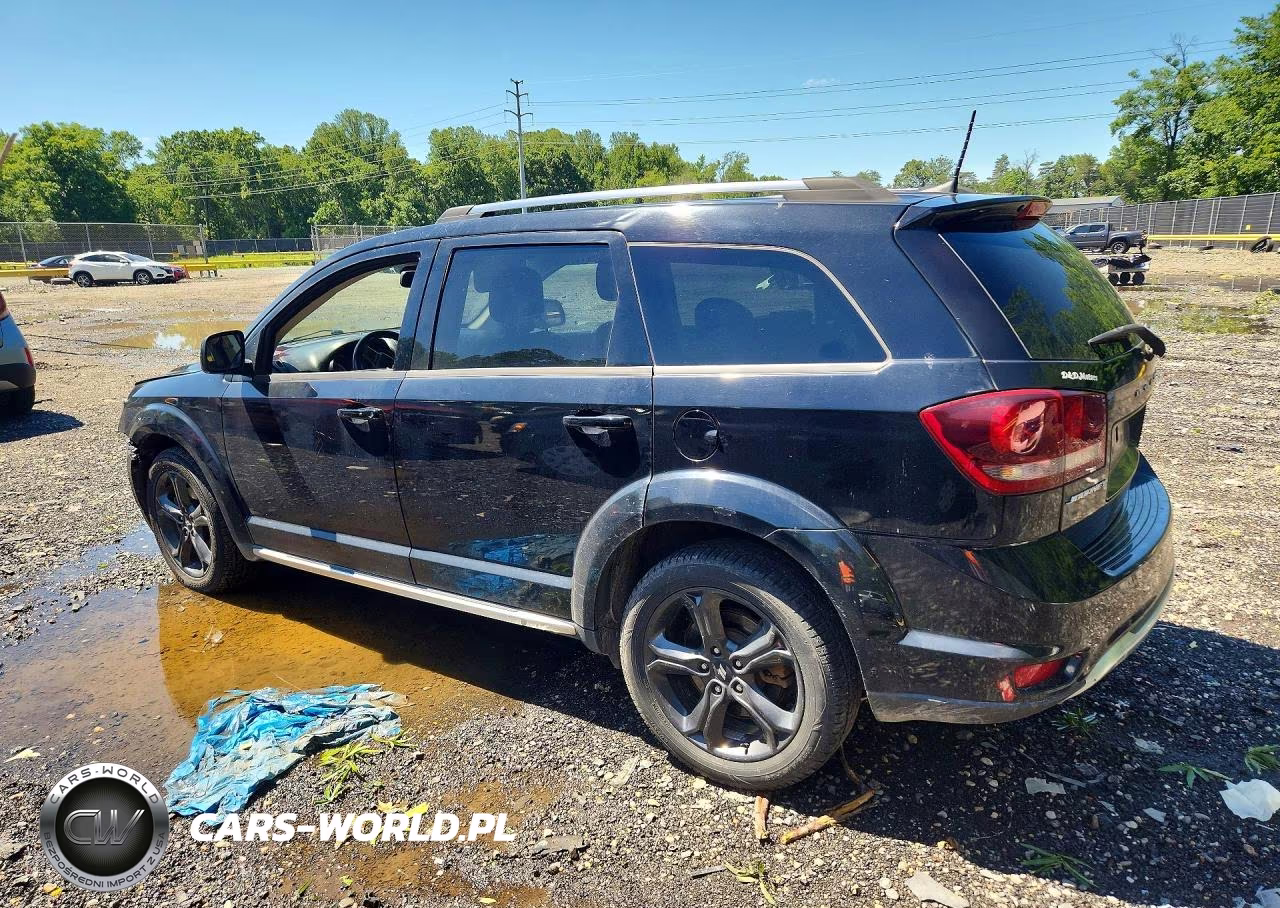 2019 Dodge Journey Crossroad VIN:3C4PDCGG8KT716707 - 2