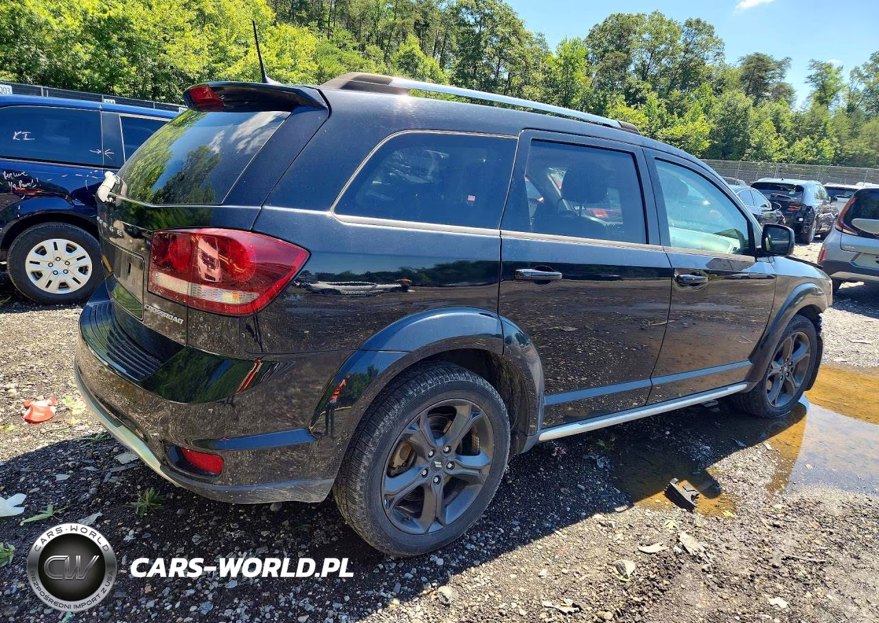 2019 Dodge Journey Crossroad VIN:3C4PDCGG8KT716707 - 3