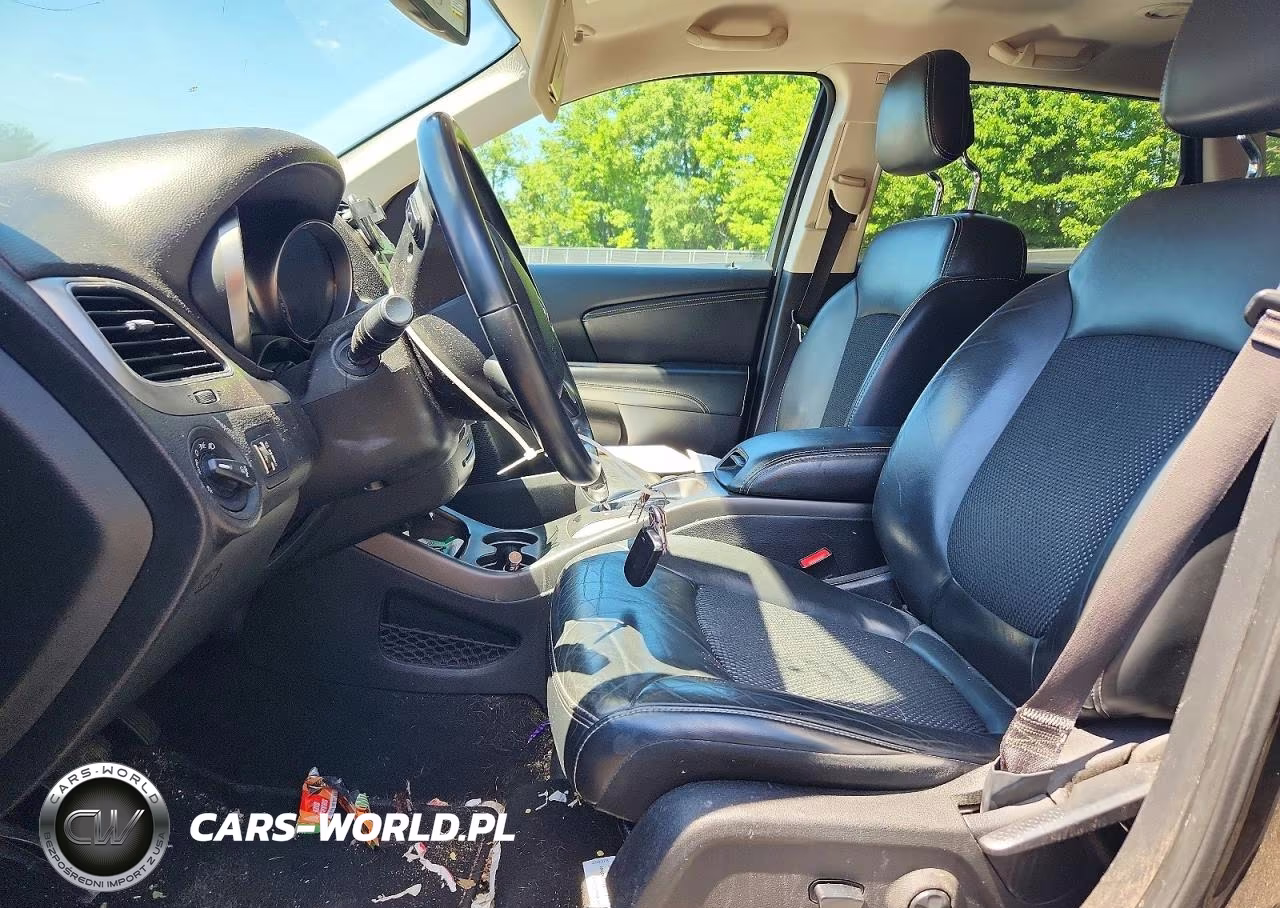 2019 Dodge Journey Crossroad VIN:3C4PDCGG8KT716707 - 7