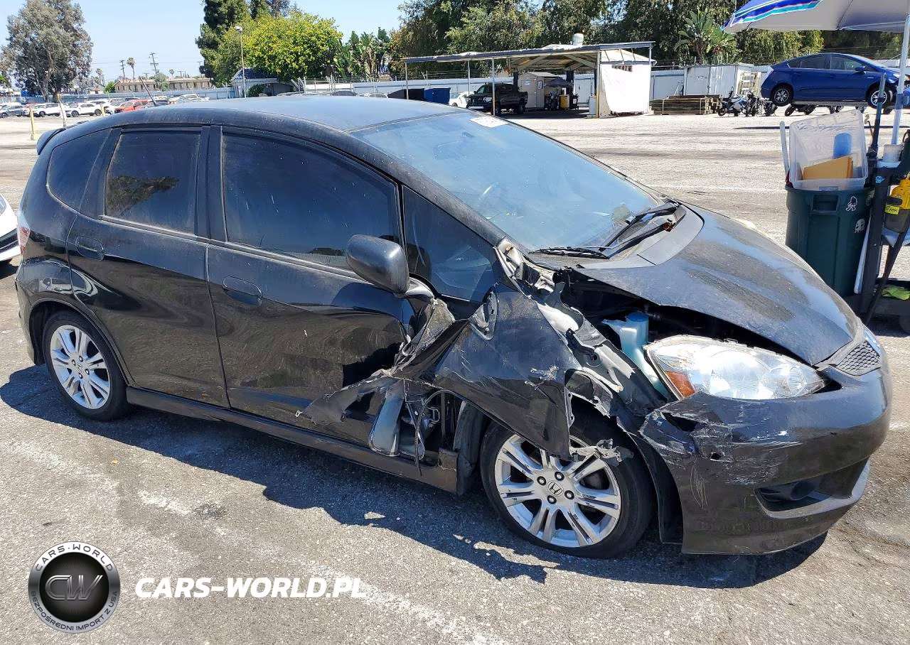 2011 Honda Fit Sport VIN:JHMGE8H53BC004574 - 4