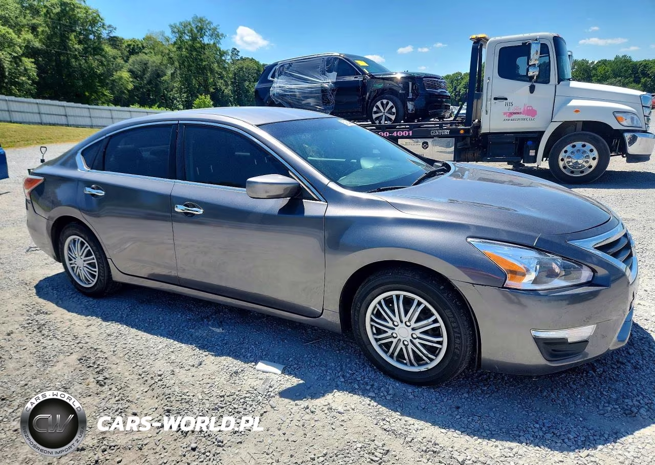 2014 Nissan Altima 2.5 S VIN:1N4AL3AP0EN355159 - 4