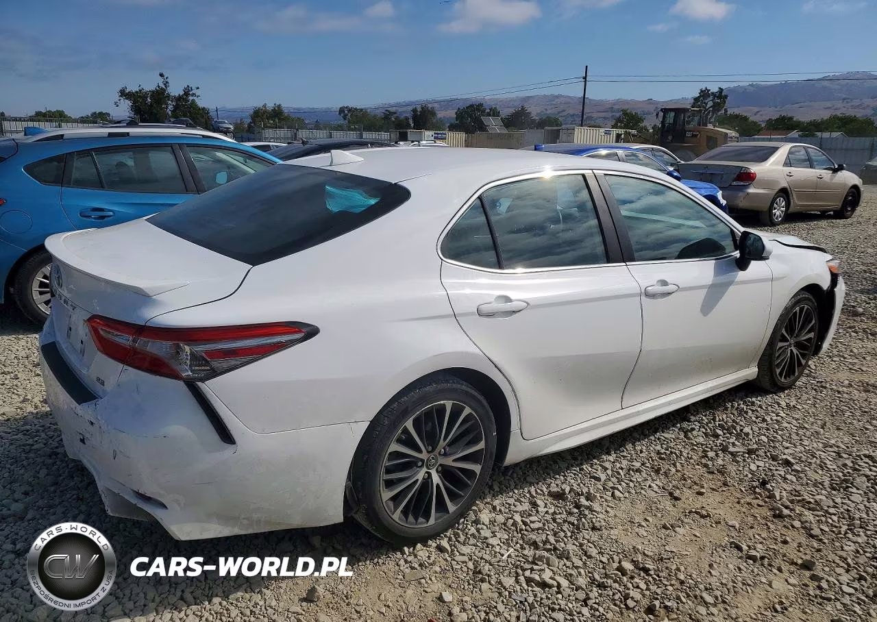 2019 Toyota Camry Se VIN:4T1B11HK2KU832142 - 3