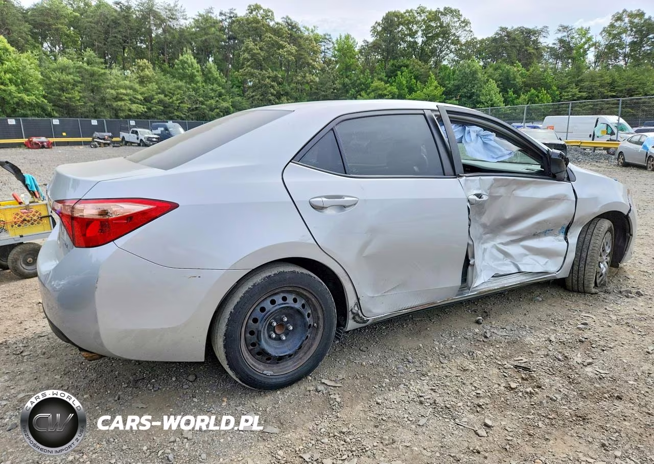 2019 Toyota Corolla Le VIN:5YFBURHE1KP898201 - 3