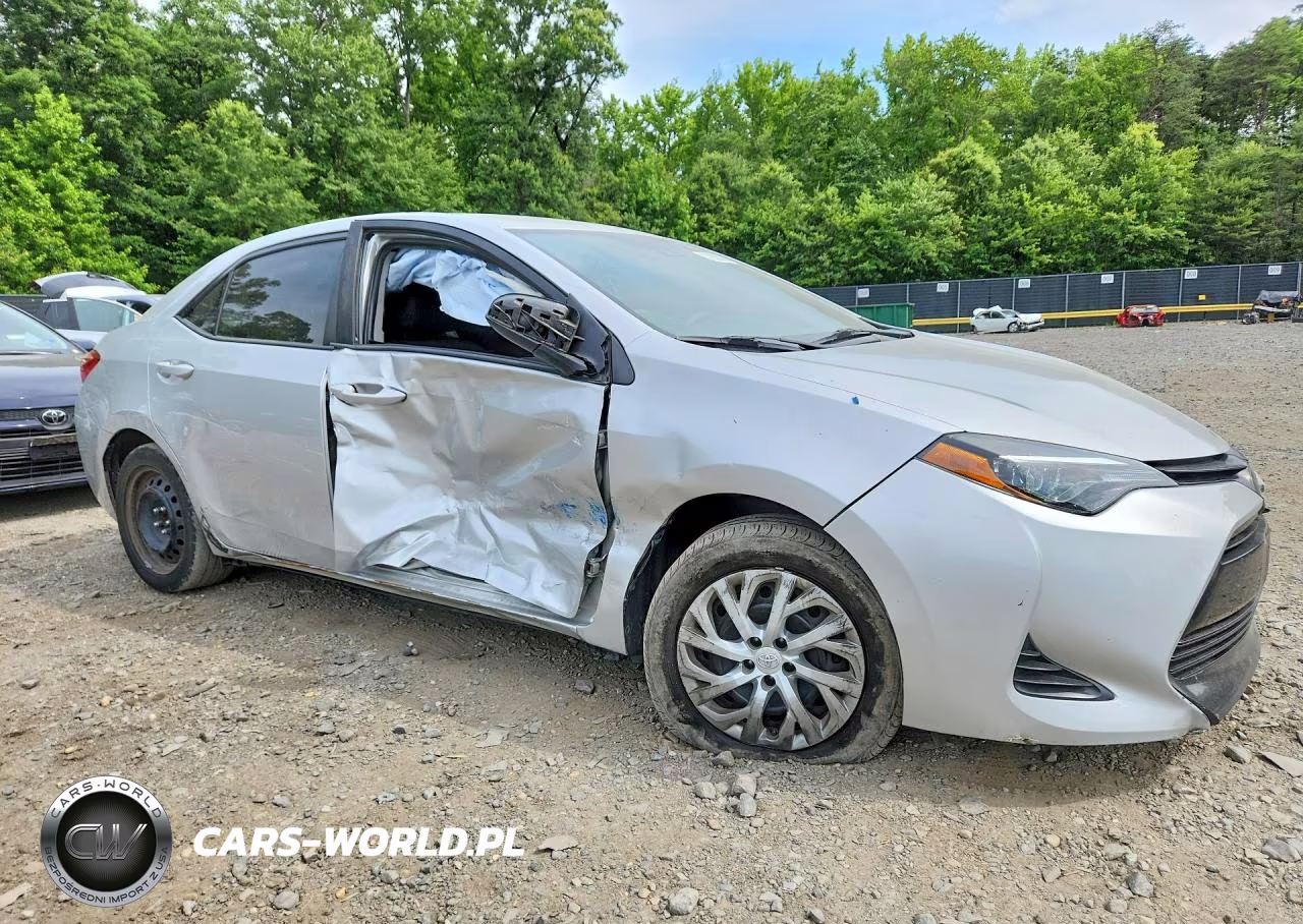 2019 Toyota Corolla Le VIN:5YFBURHE1KP898201 - 4