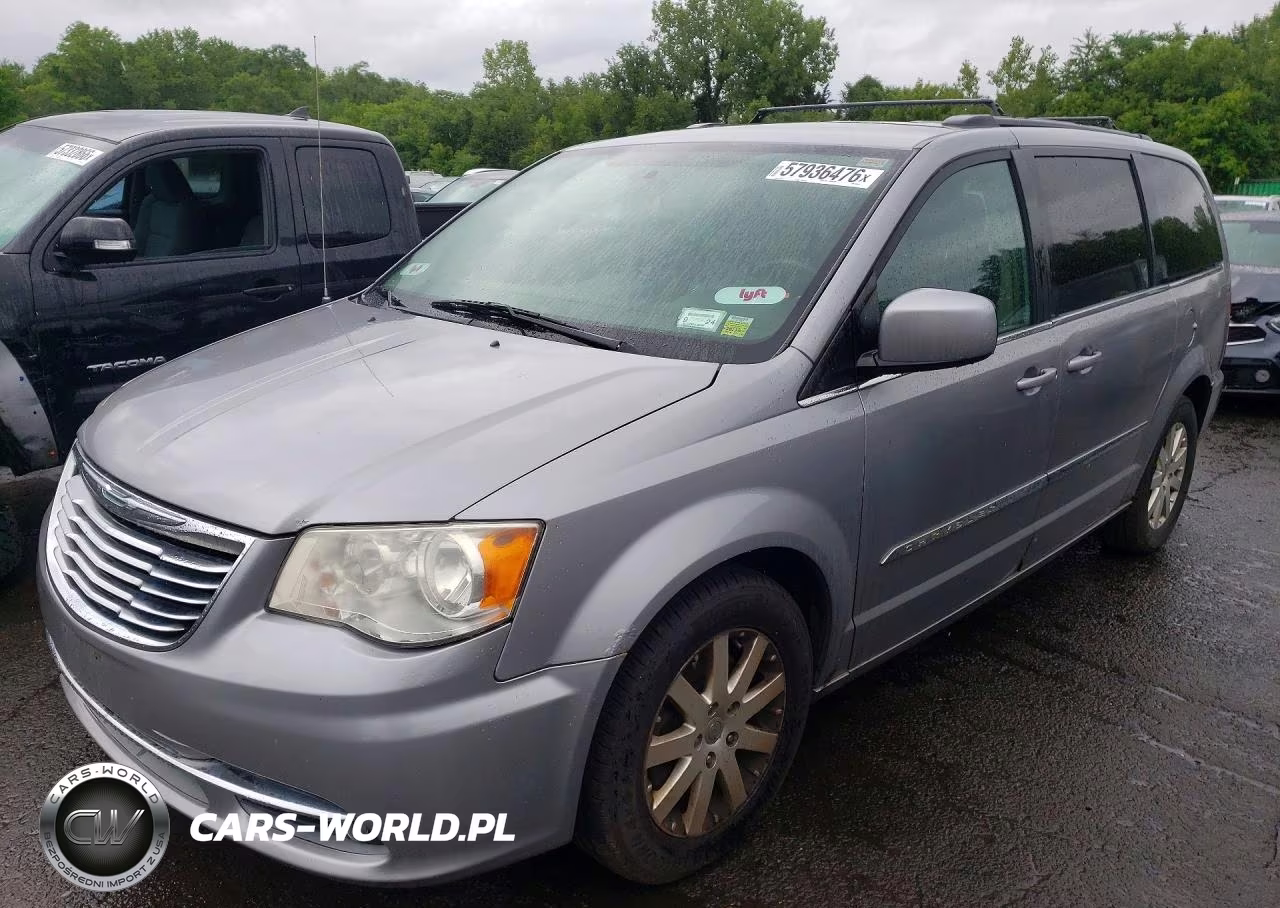 2014 Chrysler Town & Country Touring – zdjęcie 1 z 13