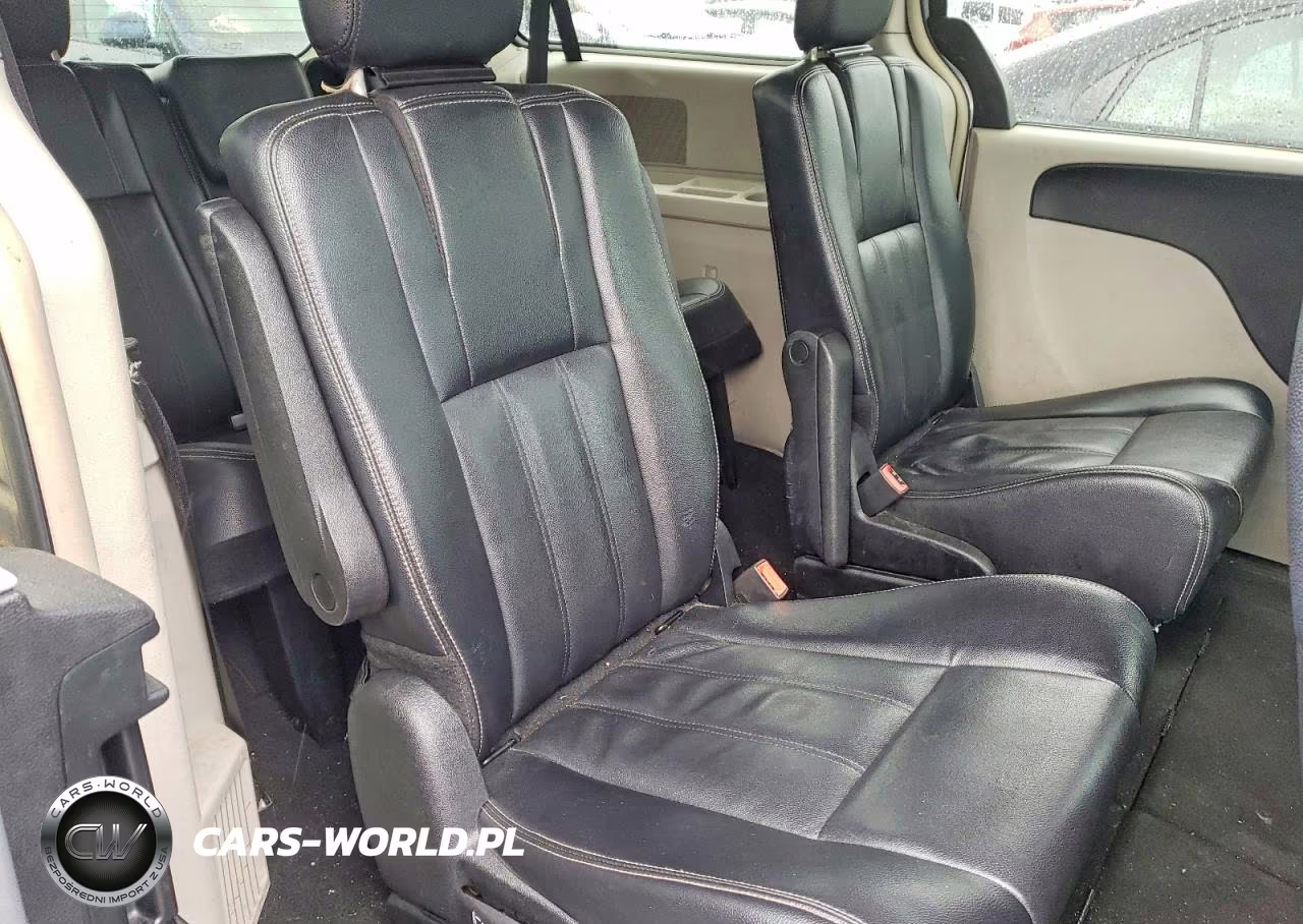 2014 Chrysler Town & Country Touring VIN:2C4RC1BG2ER220977 - 11