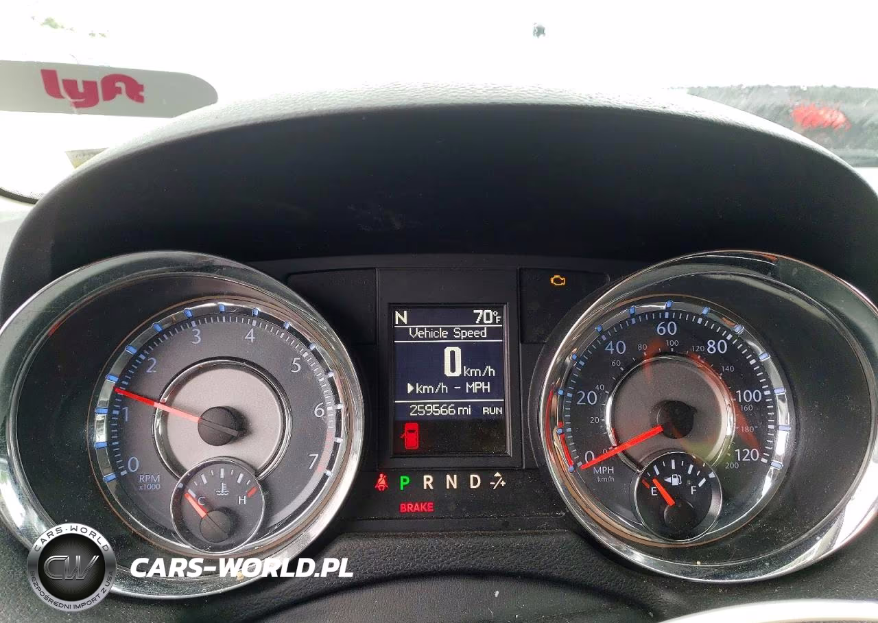2014 Chrysler Town & Country Touring VIN:2C4RC1BG2ER220977 - 9