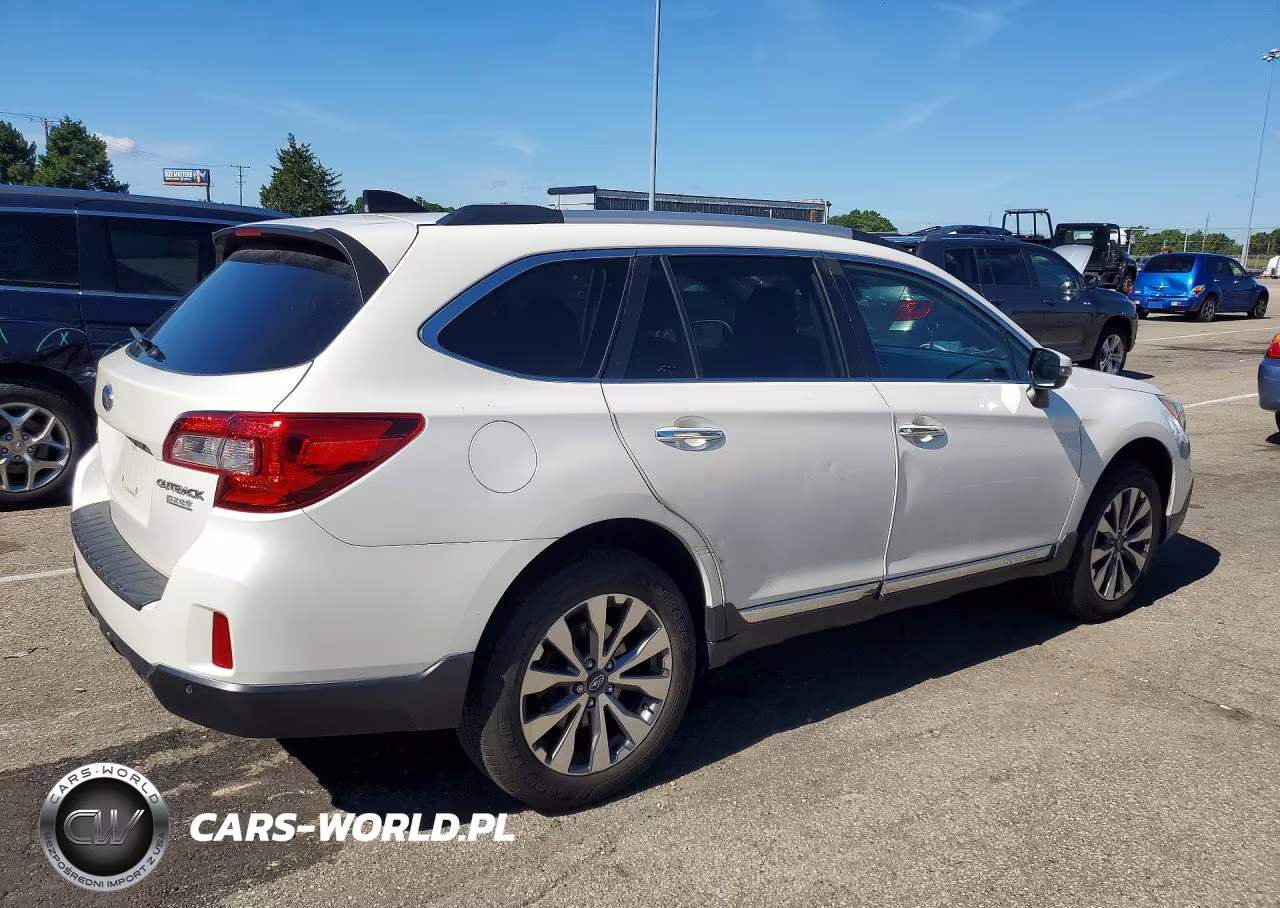 2017 Subaru Outback Touring VIN:4S4BSATC2H3306900 - 3