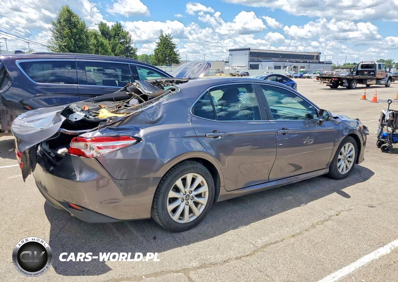 2020 Toyota Camry Le VIN:4T1C11AK0LU928108 - 3