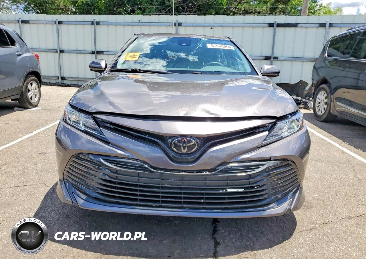2020 Toyota Camry Le VIN:4T1C11AK0LU928108 - 5