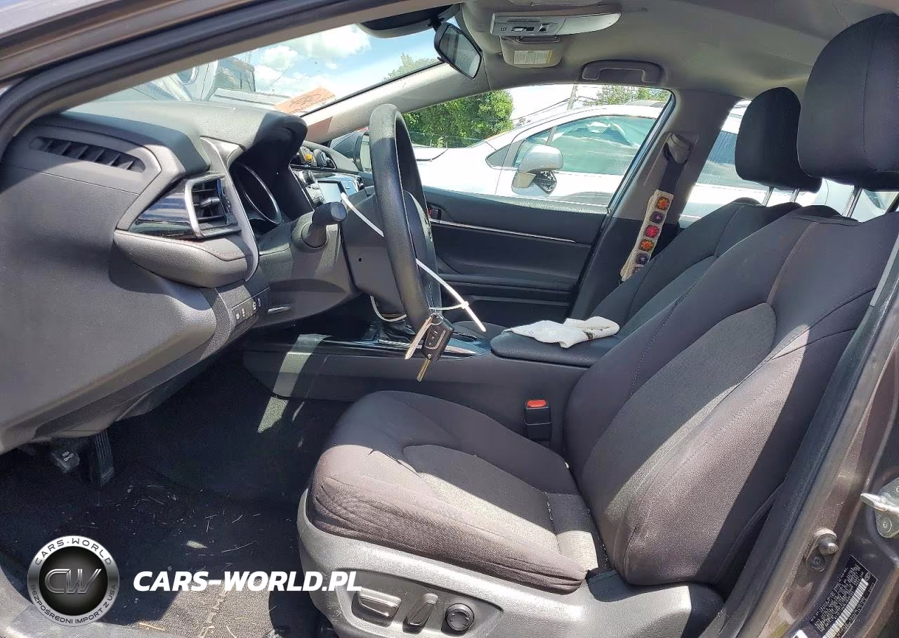 2020 Toyota Camry Le VIN:4T1C11AK0LU928108 - 7