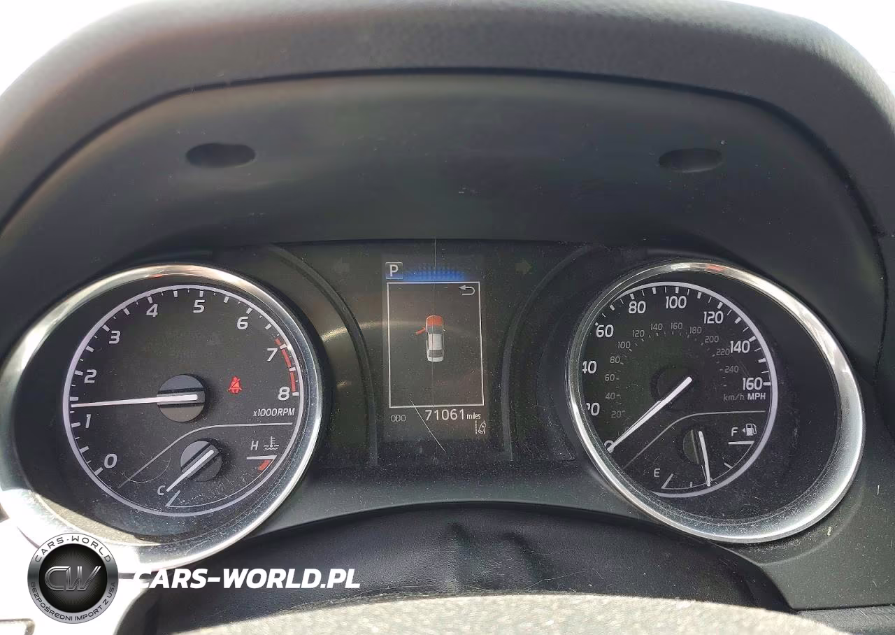 2020 Toyota Camry Le VIN:4T1C11AK0LU928108 - 9
