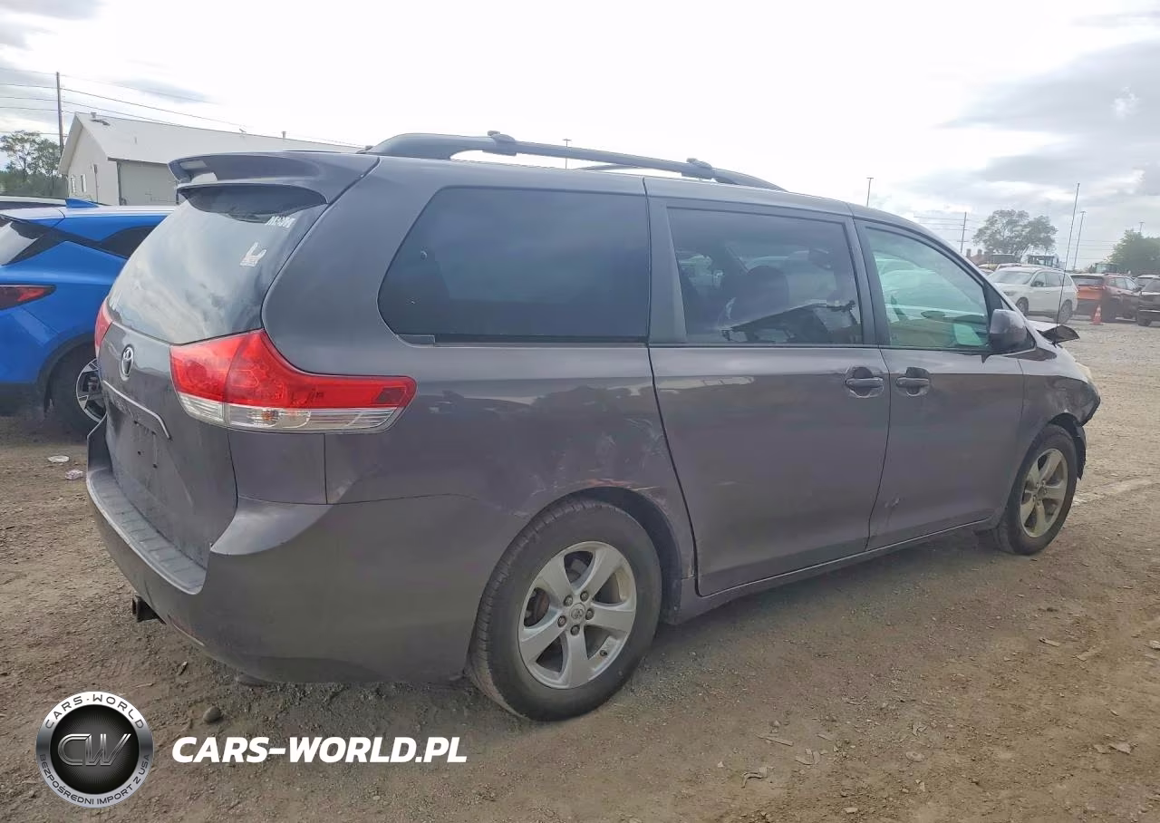 2012 Toyota Sienna Le VIN:5TDKK3DC2CS249250 - 3