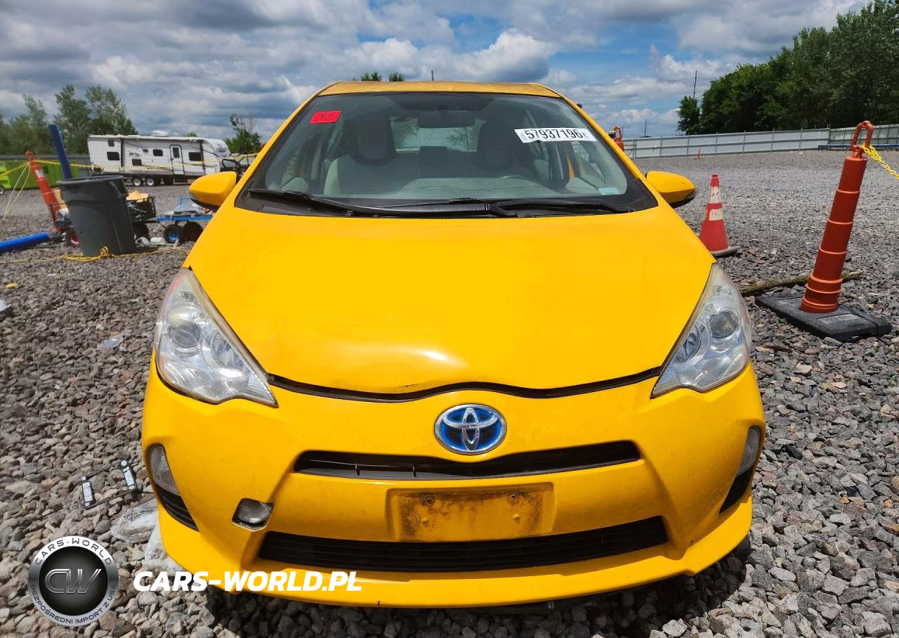 2014 Toyota Prius C One VIN:JTDKDTB37E1076709 - 5
