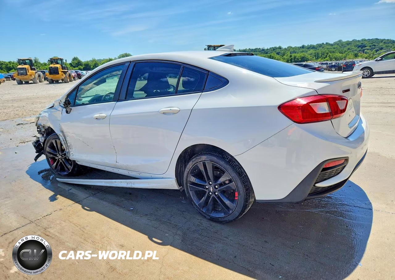 2018 Chevrolet Cruze Lt VIN:1G1BE5SM7J7123447 - 2